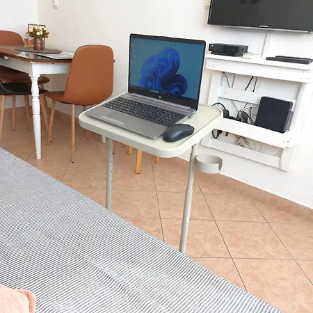 Romana With A Spacious Terrace * 斯普利特