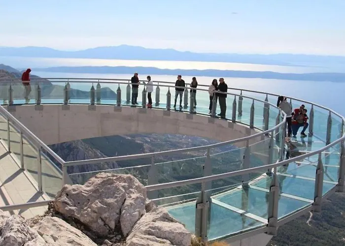 Romana With A Spacious Terrace Apartamento Split