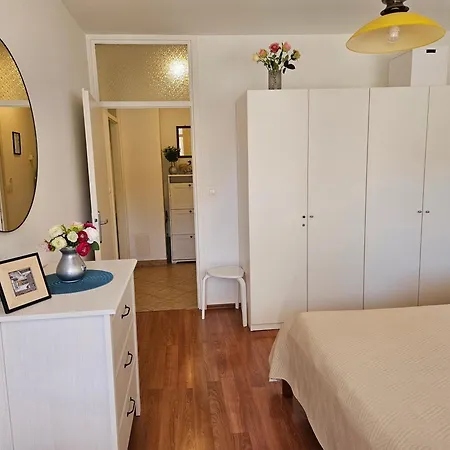 Romana With A Spacious Terrace Apartment Split