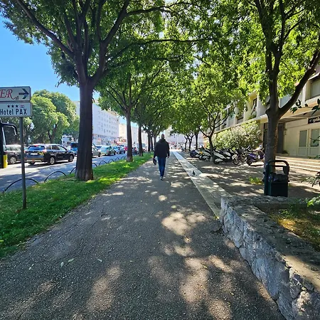 Romana With A Spacious Terrace *