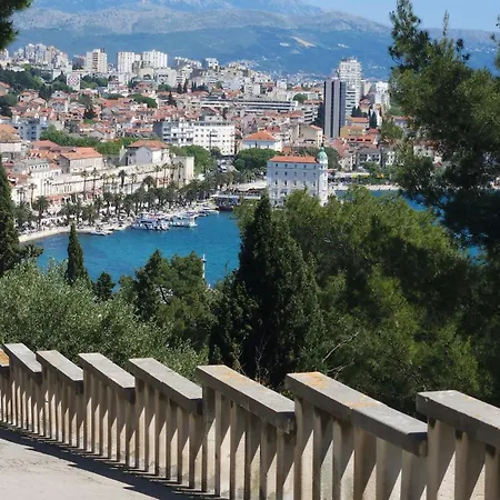 Romana With A Spacious Terrace Split