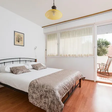 Romana With A Spacious Terrace Apartment