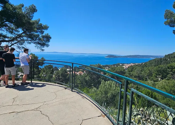 Romana With A Spacious Terrace * Σπλιτ