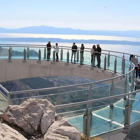 Romana With A Spacious Terrace Apartamento Split