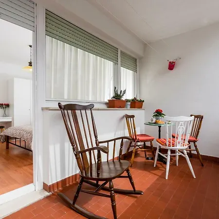 Romana With A Spacious Terrace アパート *